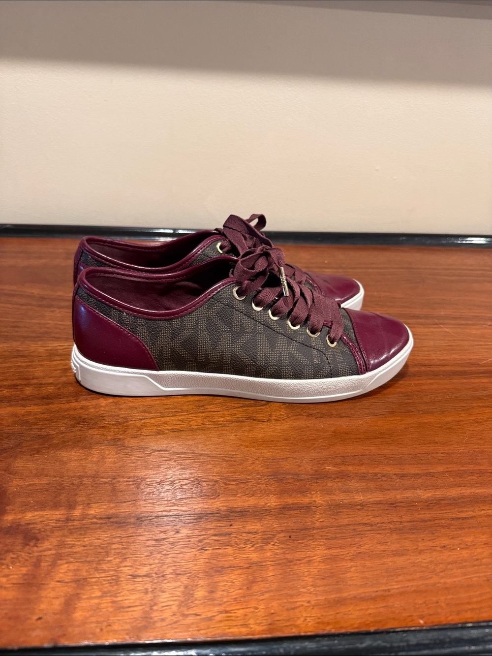 Michael Kors Burgundy and Brown Logo Low-Top Sneakers - Size 6.5 / Damage on Toe